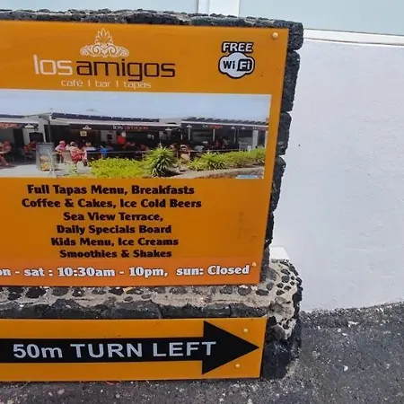 Gibshouses Playa Bastian アパート